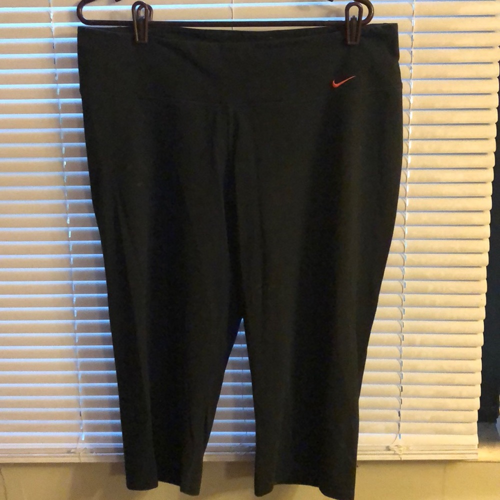 Nike Capri yoga/exercise pants